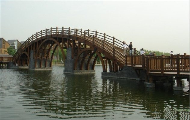 防腐木桥